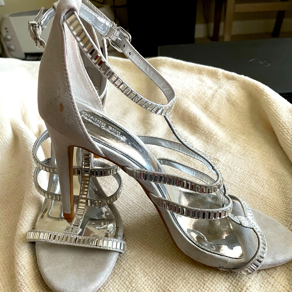 Gianni Bini Rhinestone Silver Sandals!